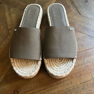 EUC | DKNY | Brown Leather Espadrille Slide Sandals